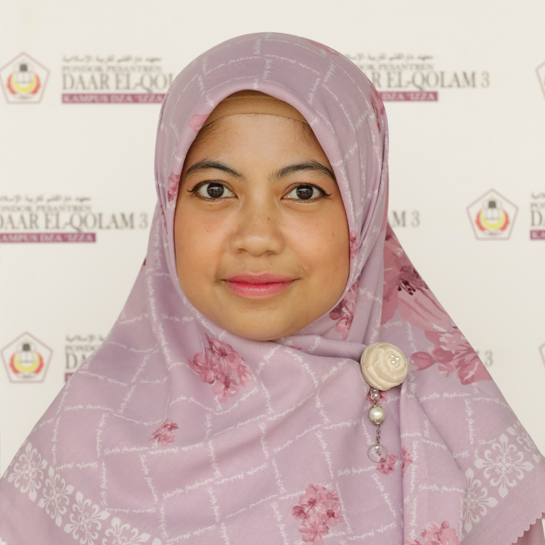 Indri Hapsari Daar el-Qolam 3