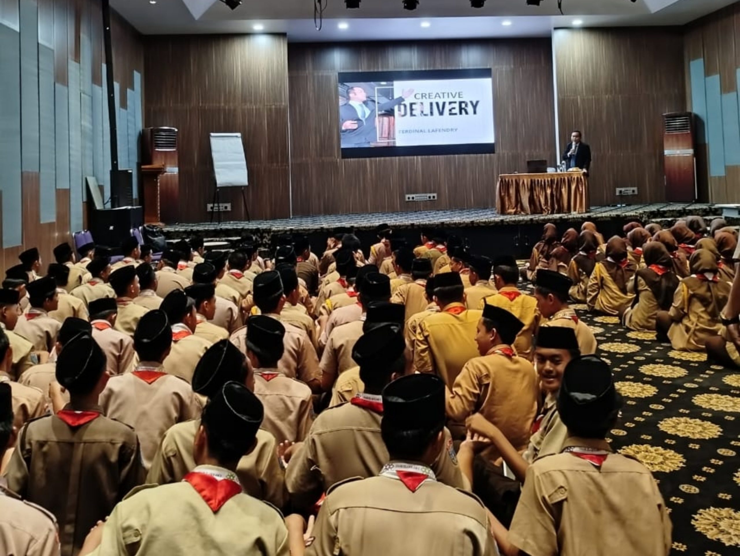 Mengasah Communication Skill dan Team Building Bersama Ustaz Ferdinal Lafendry, M.M., M.A.