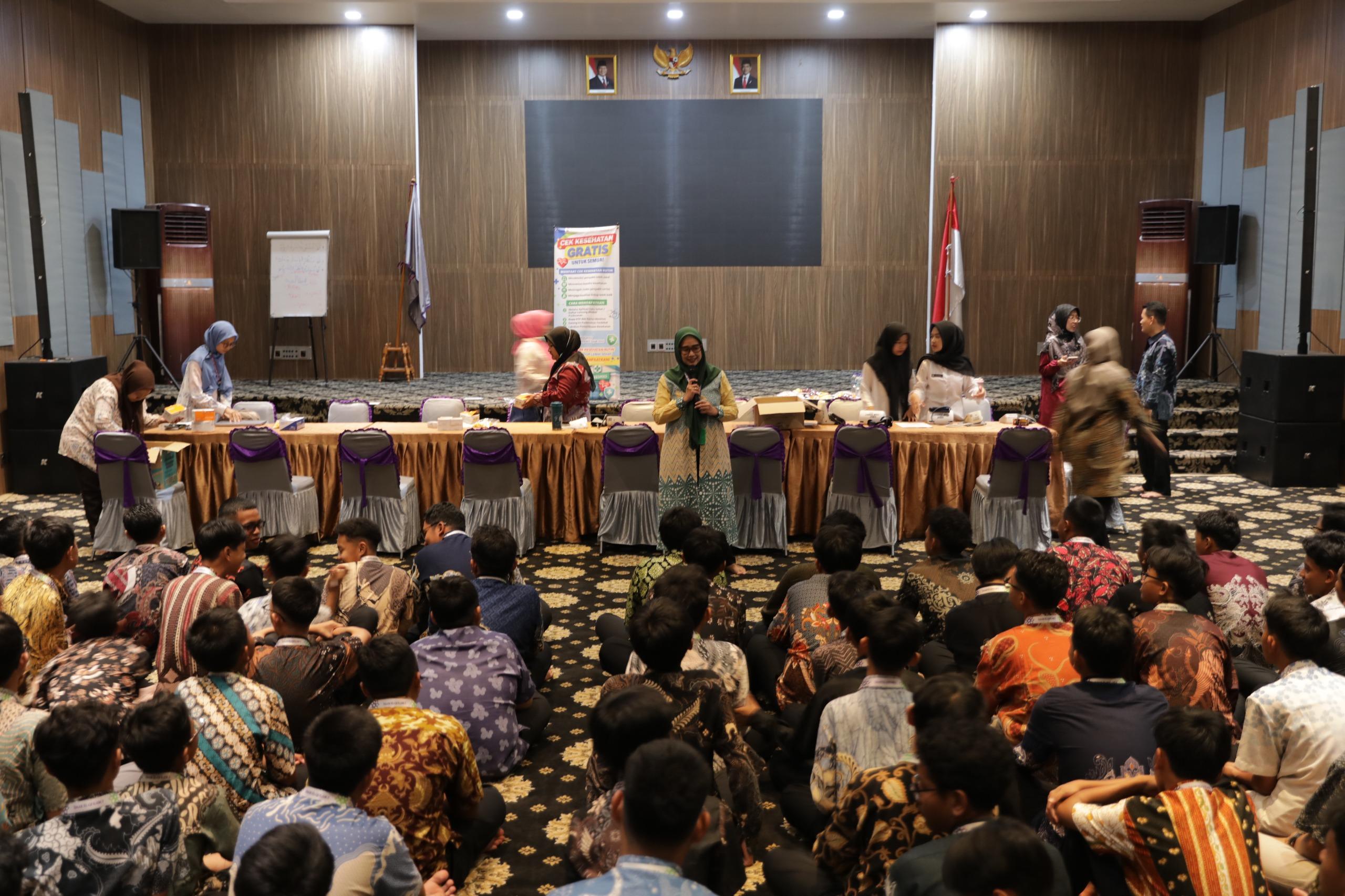 Kesehatan Santri Jadi Prioritas: Pemeriksaan Kesehatan Bersama Puskesmas Jayanti